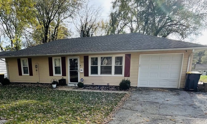 South Kansas City House | Private bedroom in a cozy home just minutes away from three major highways!
