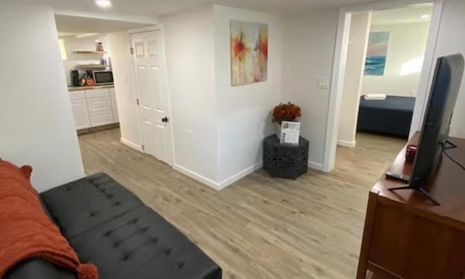 Stamford Apartment | Private Bedroom Studio Downtown