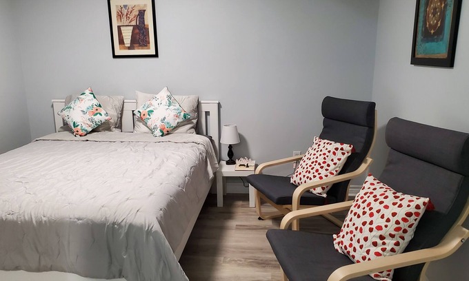 East Credit Apartment | Private bedroom unit near the airport