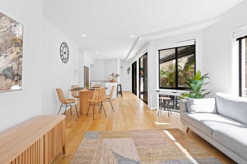 Burleigh Heads Apartment | Private Burleigh Retreat, Short Walk to Beach