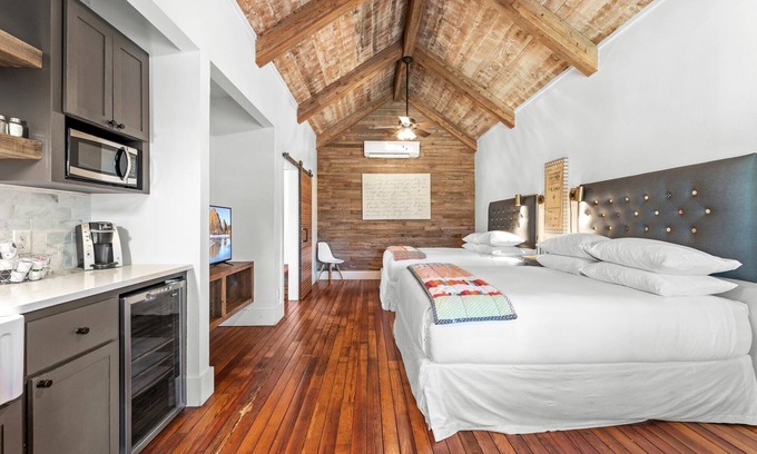 Comfort Cabin | Private cabin with Two Queen Beds, Private Patio with Creek View