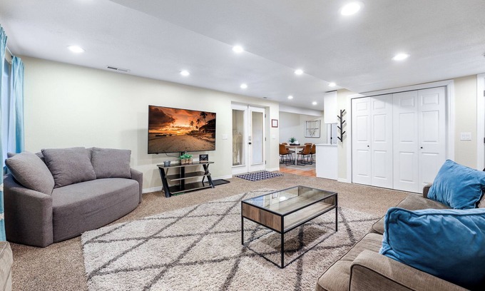 South Jordan House | Private/clean guest suite, bath, kitchen & laundry