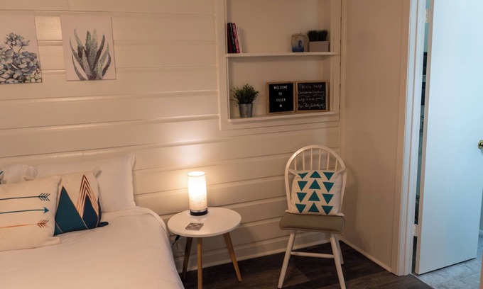 Tyler Apartment | Private Comfy Studio w wifi, private patio, workspace in convient location