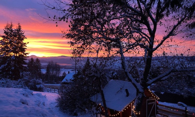 Vernon House | Private Country Cottage with great views. Close to Skiing, Beaches and Town.