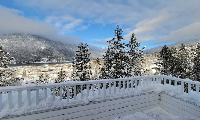 Nelson House | Private cozy Nelson long stay home with stunning views