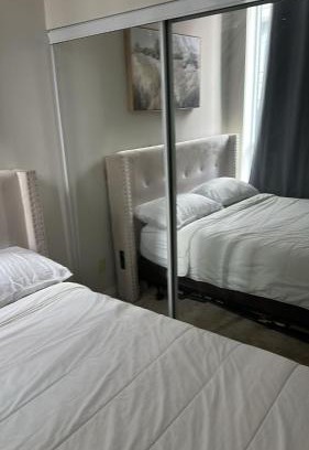 Hurontario Apartment | Private Cozy Room