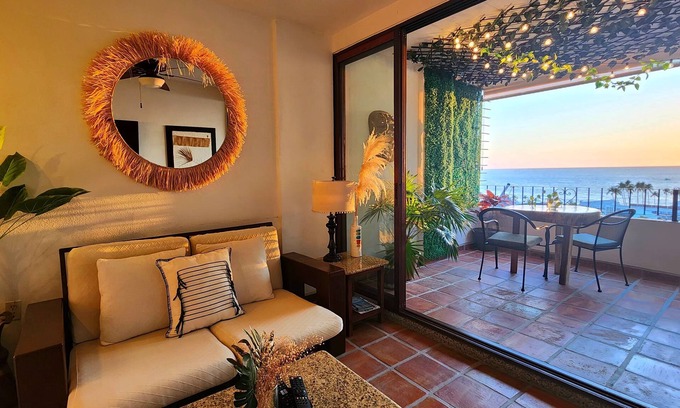 Downtown Puerto Vallarta Condo | Private Deck OCEAN VIEW ●Steps to Beach & Malecon●King Bed●Safe Location