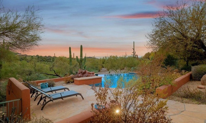 Cave Creek House | Private Desert Oasis W/Southwestern Design!