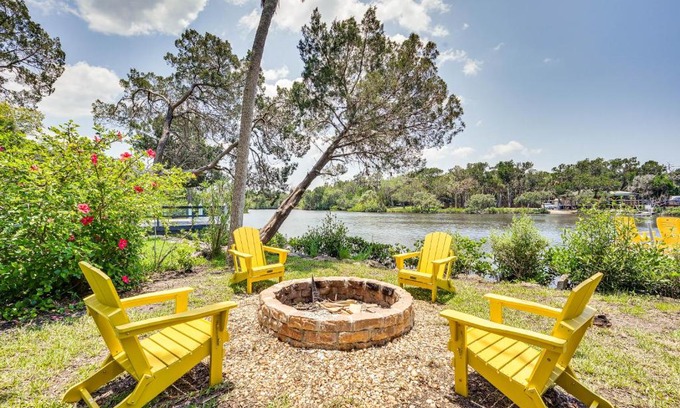 Crystal River House | Private Dock and Kayaks Crystal River Retreat!
