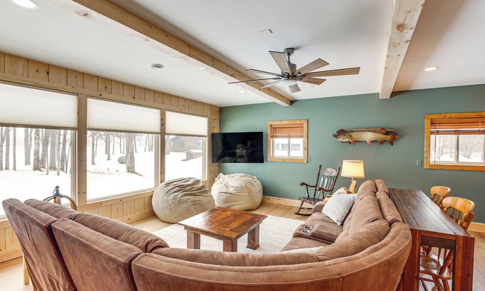 Park Falls Cabin | Private Dock, BBQ Ready: Lakefront Fifield Home!