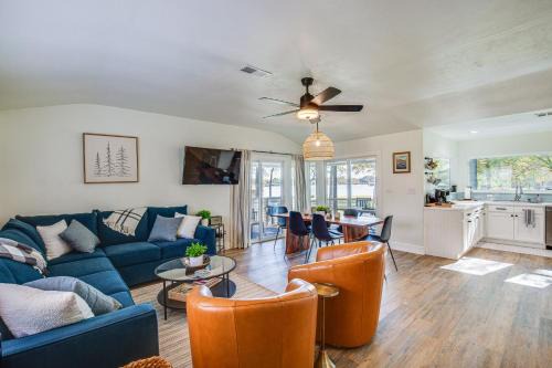 Gun Barrel City House | Private Dock Charming Cedar Creek Retreat!