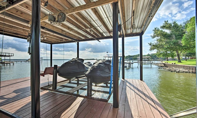 Gun Barrel City House | Private Dock & Sunset Views: Gun Barrel City Home