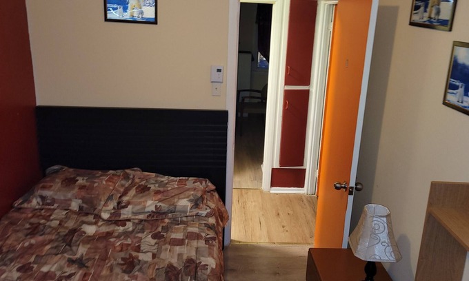 Laval Apartment | Private duplex close to all shops and restaurants.
