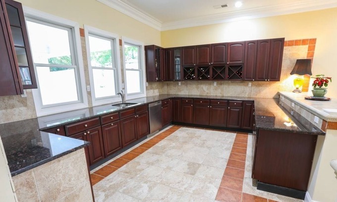West Hyattsville House | Private Elegant Mansion Short Drive From D.C.