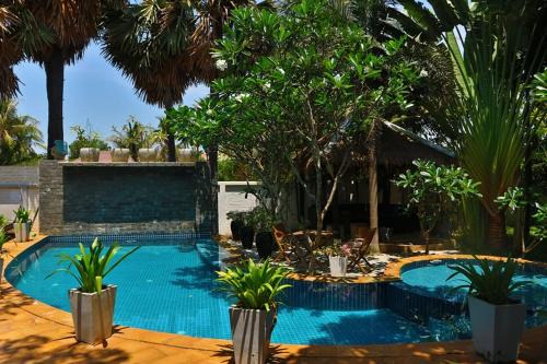 Siem Reap Apartment | Private Entire 8 BedRooms Garden Pool Villa With Kitchen & BBQ Facilities