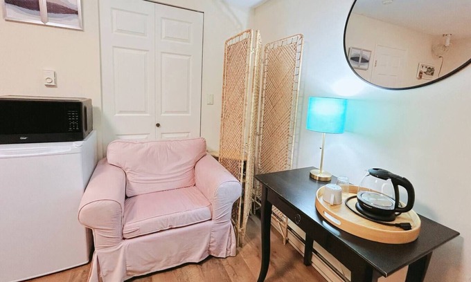Richmond House | Private entrance 1br suite / near YVR airport / Walking to Shopping center