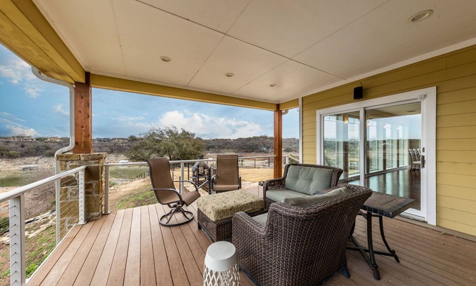 Spicewood House | Private Escape Theater, Water, Patio, Game Room!
