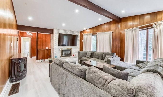 Caledon House | Private Estate Home In Caledon Ontario! *6 Acres*