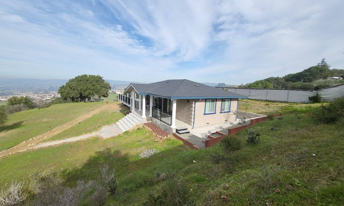 Fairview Apartment | Private Estate with Million Dollar Views in the Heart of the S. F. Bay Area.