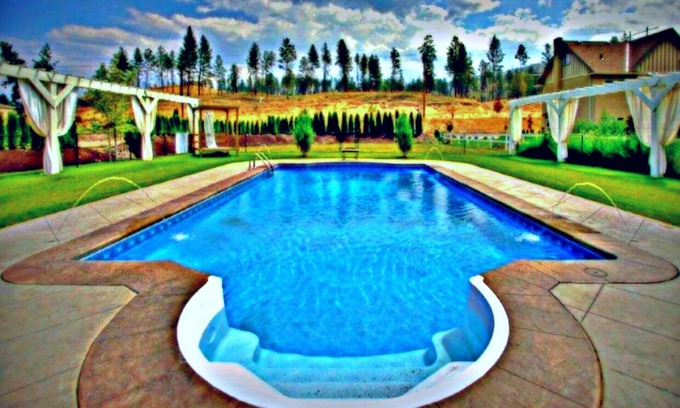 Southwest Mission House | Private Family Home With Saltwater Pool Near Summerhill & CedarCreek Winery