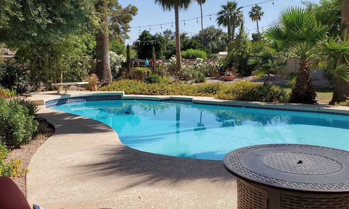 Avant House | Private garden Oasis, close to all conveniences