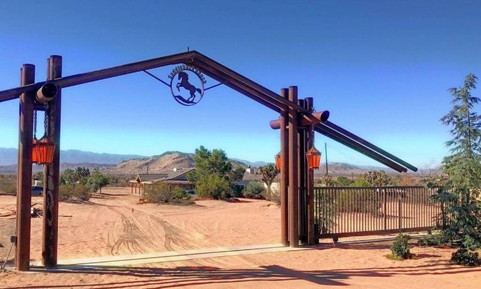 Lancaster Villa | Private Gated Ranch on 5 Acres, modern and secure