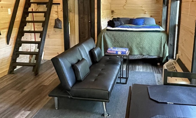 Primrose Cabin | Private Getaway Cabin in RRG-Cliffview Resort