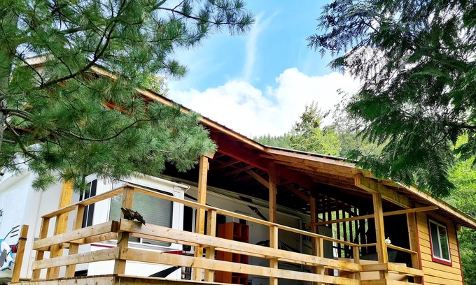 Swansea Point House | Private getaway, nestled in nature!