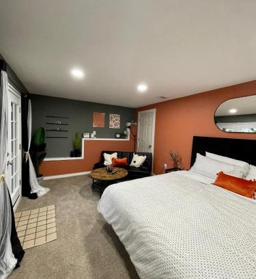 West Salem House | Private Getaway