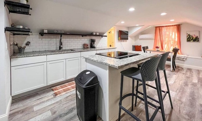 Denison Condo | Private Guest friendly Workspace