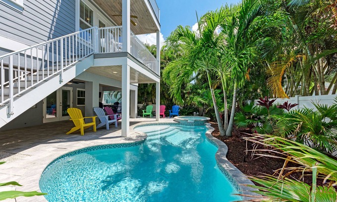 Holmes Beach House | Private Heated Pool Home in Holmes Beach - Fernweh - By Island Real Estate Vaca