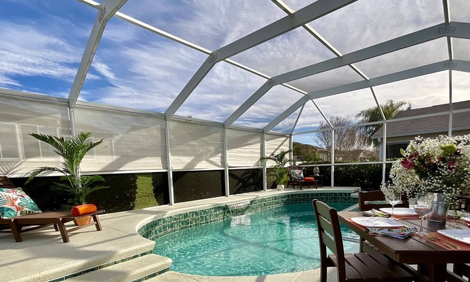 Summerhill House | Private Heated Pool & Hottub - Pet Friendly- Close to L Sumpter & Spanish Spring