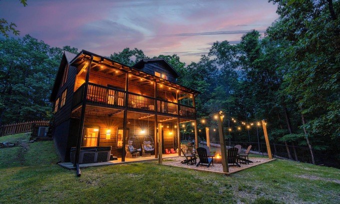 Morganton Cabin | Private Hiking Trail, Full Game Rm, Great Location