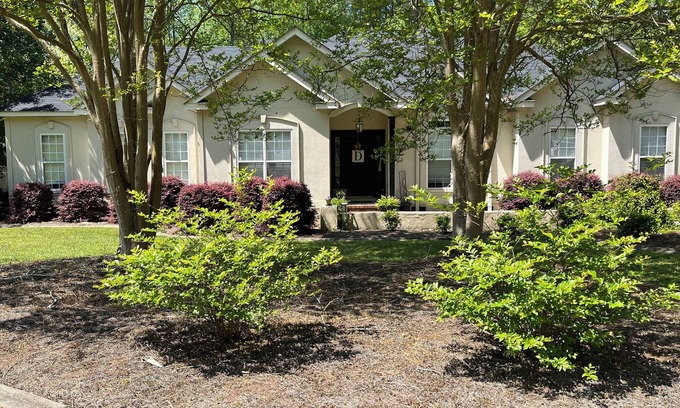 Evans House | Private home master rental