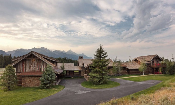Jackson Hole Villa | Private Home North of Town
