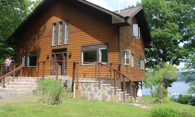 West Camp House | Private Home, Stunning Hudson River Views- 30 min from Hunter Mountain