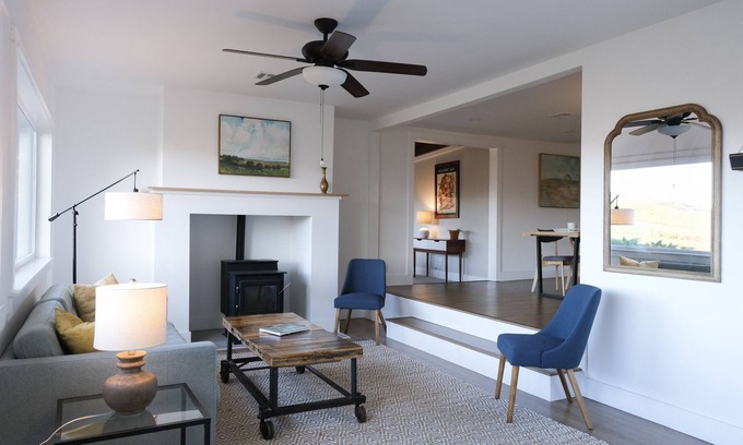 The Dalles House | Private Home with Spectacular Views of the Columbia River & Mount Adams