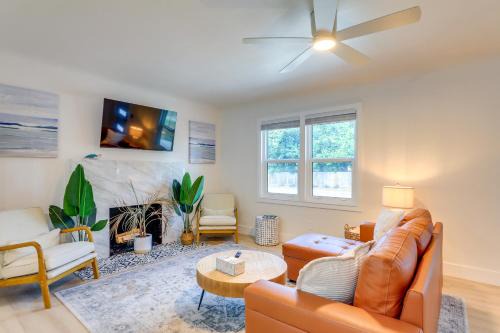 Bayview House | Private Hot Tub and Fenced Yard Sleek Gulfport Home