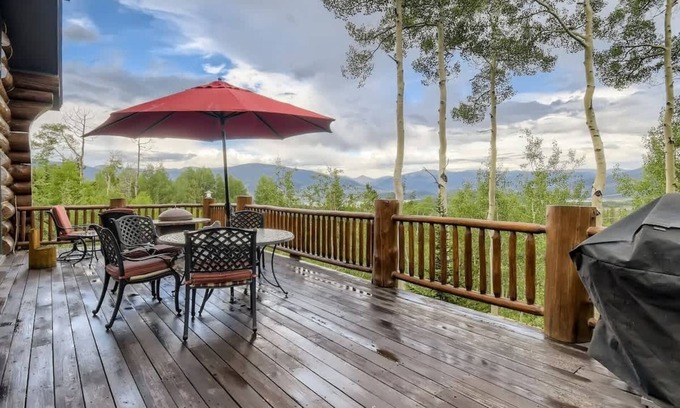 Wildernest House | Private Hot Tub in Amazing Home Away From Home!