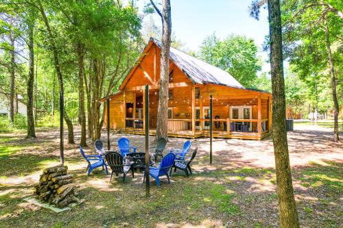 Broken Bow House | Private Hot Tub Luxe Cabin in Broken Bow!