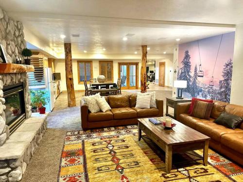 Murray House | Private HotTub & Full Gym, Super Close to IHC