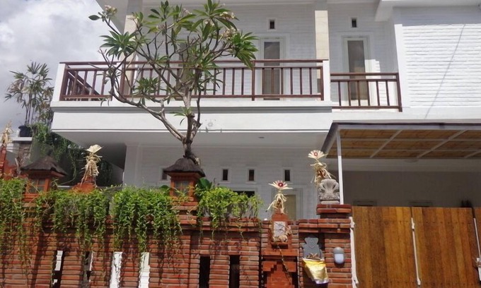 Denpasar Barat House | Private House in Denpasar, 2 bedrooms, 2 bathrooms, sleeps 4