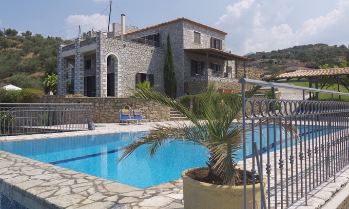 Kalamata Villa | Private infinity pool & hot tub. Breathtaking sea & mountain views.