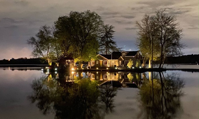 Puslinch Cottage | Private Island on Puslinch Lake