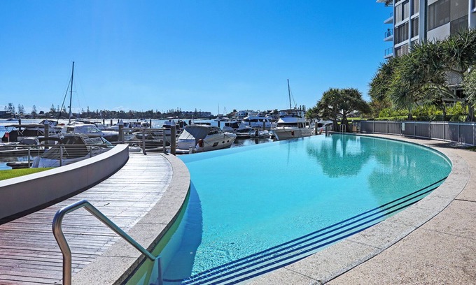 Paradise Point Apartment | Private Island Retreat near Theme Parks