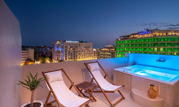 Metaxourgio Apartment | Private Jacuzzi & Acropolis View - The Suite