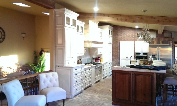 Hutchinson House | Private Kansas Oasis