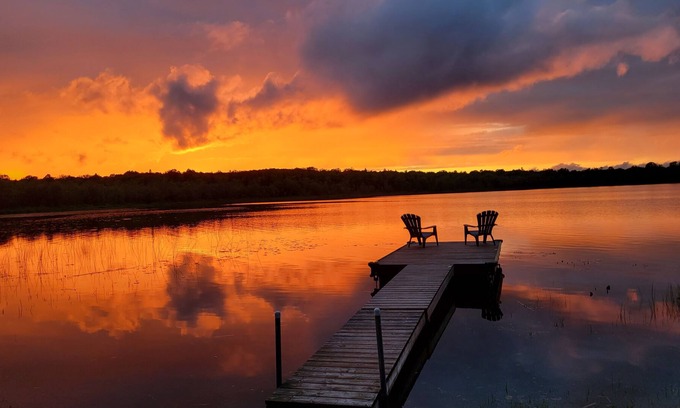 Head Lake Cottage | Private Lakefront Cottage on Rush Lake