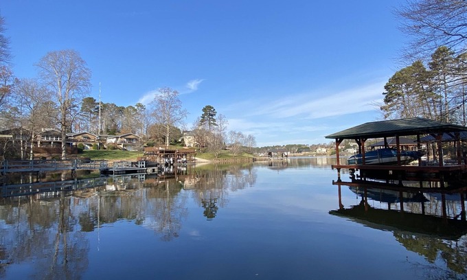Hickory House | Private Lakefront Exec Home: Ollie's Hideaway: 4BR, 3.5 Ba