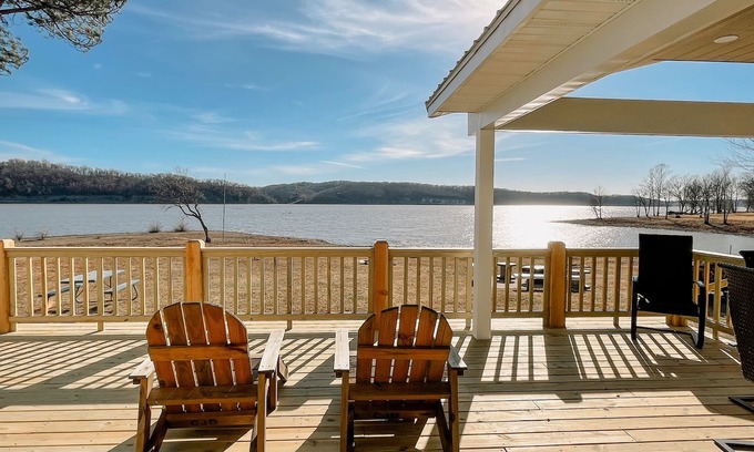 Fairland House | PRIVATE Large Lakefront Home 1/2 Mile of Shorelinen24 Acres Boat Ramp & Dock